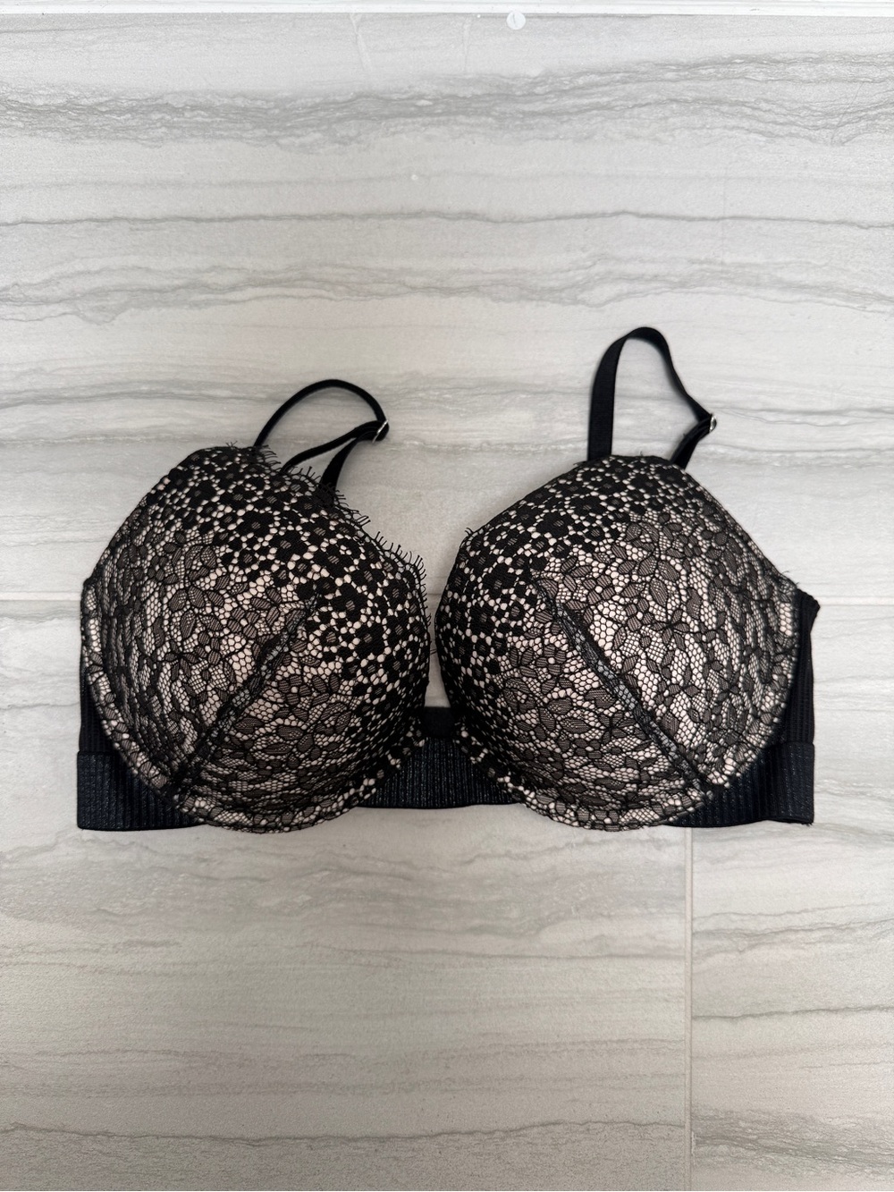 Victoria’s Secret Bombshell Add 2 Cup Black Lace Push-up Bra 32 D